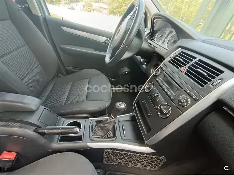 Usado Mercedes B180 109 CV (80 kW) 2007 Azul Monovolumen