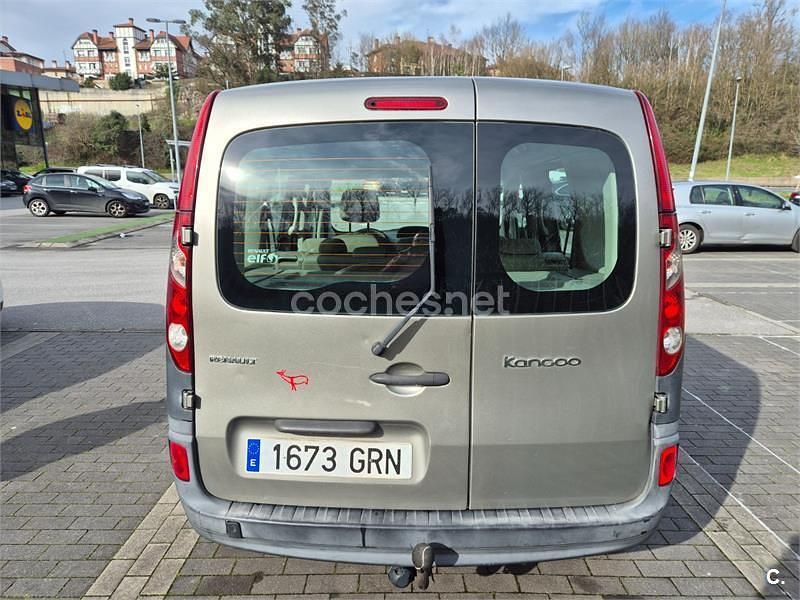 Usado Renault Kangoo Expression 105 CV (77 kW) 2009 Gris / plata Familiar