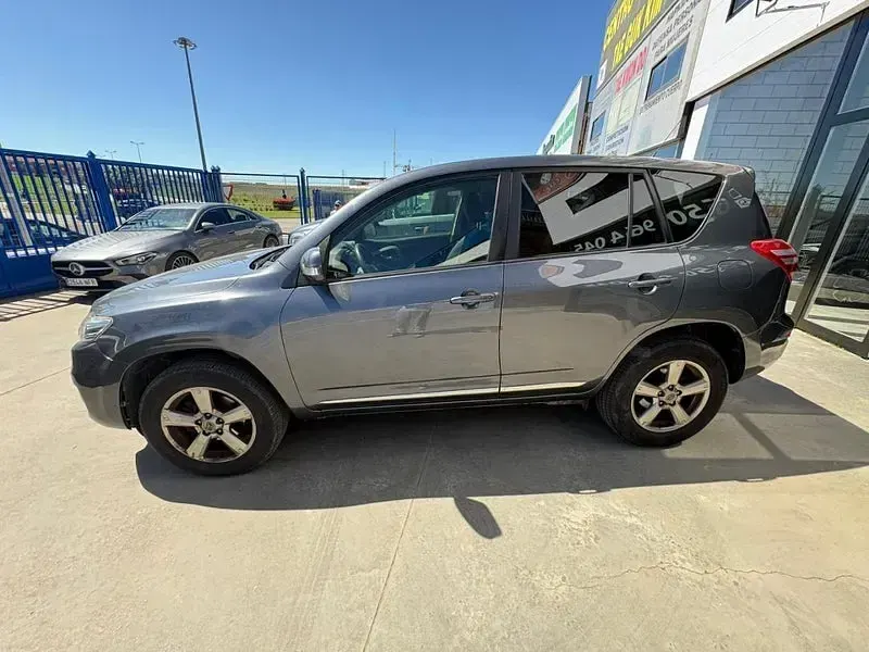 Usado Toyota RAV4 Executive 150 CV (110 kW) 2013 Gris / plata SUV