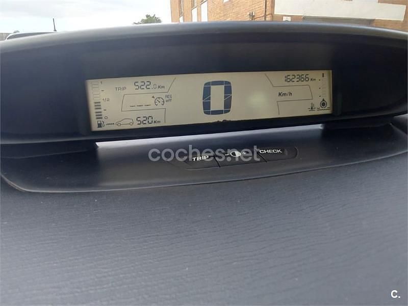 Usado Citroën C4 92 CV (67 kW) 2005 Gris / plata Berlina