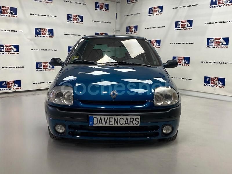 Usado Renault Clio II Expression 75 CV (55 kW) 2001 Verde Berlina