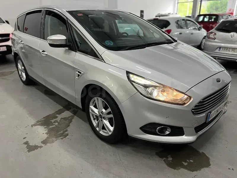 Usado Ford S-MAX Titanium 150 CV (110 kW) 2016 Gris / plata Monovolumen