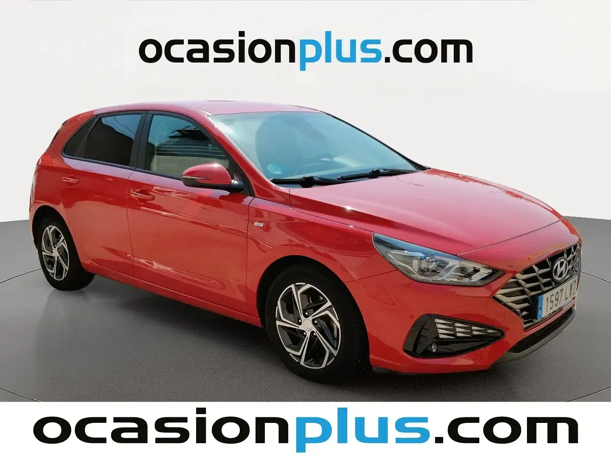 Usado Hyundai i30 120 CV (88 kW) 2022 Rojo Utilitario
