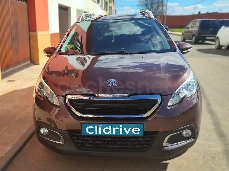 Usado Peugeot 2008 Active 92 CV (67 kW) 2014 Marrón SUV