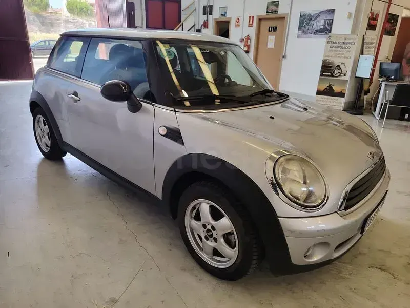 Usado Mini ONE 95 CV (69 kW) 2007 Gris / plata Utilitario