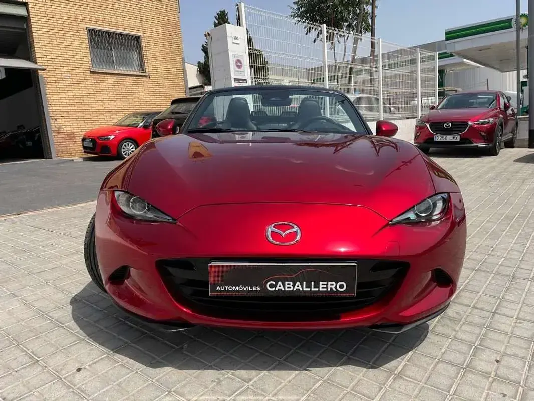 Usado Mazda MX5 Exclusive-Line 184 CV (135 kW) 2025 Rojo Descapotable