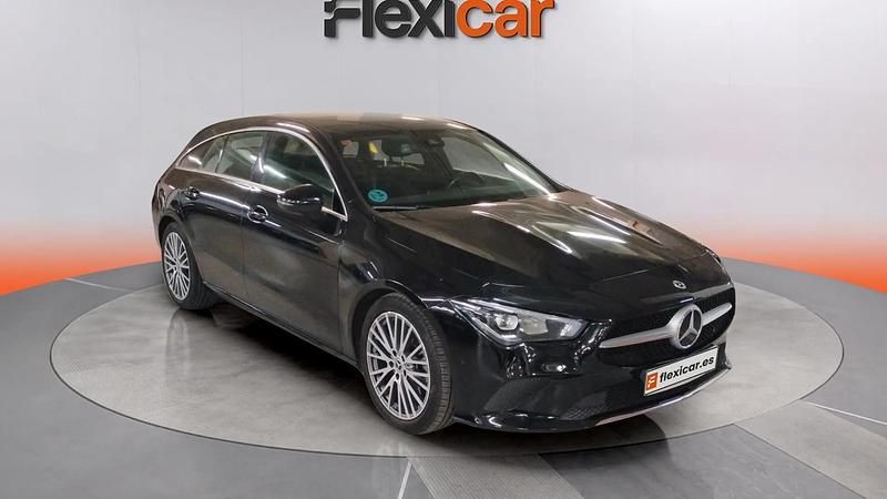 Usado Mercedes CLA220 Shooting Brake 190 CV (139 kW) 2021 Negro Familiar