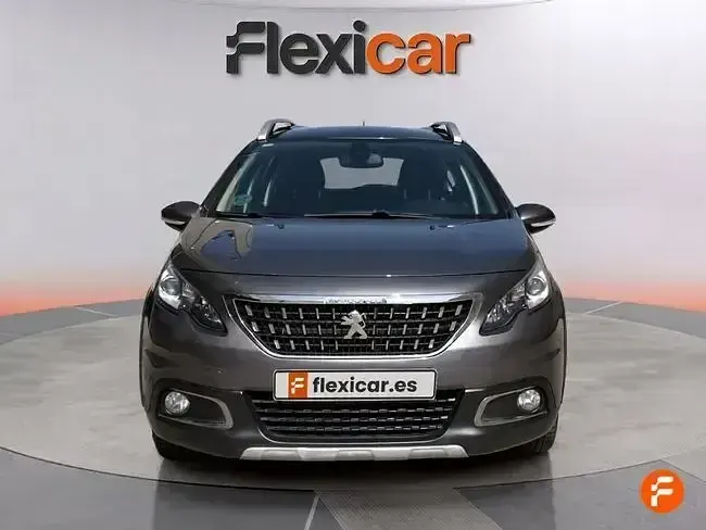 Usado Peugeot 2008 Allure 110 CV (80 kW) 2018 Marrón SUV
