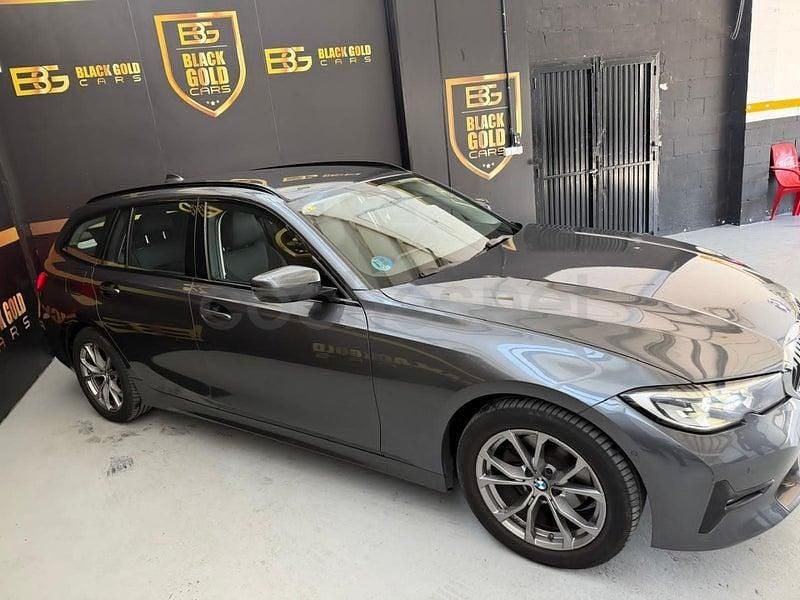 Usado BMW 320e Sport Line 190 CV (139 kW) 2020 Gris / plata Familiar
