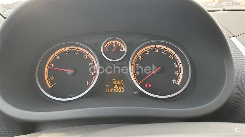 Usado Opel Corsa Selective 85 CV (62 kW) 2013 Gris / plata Utilitario