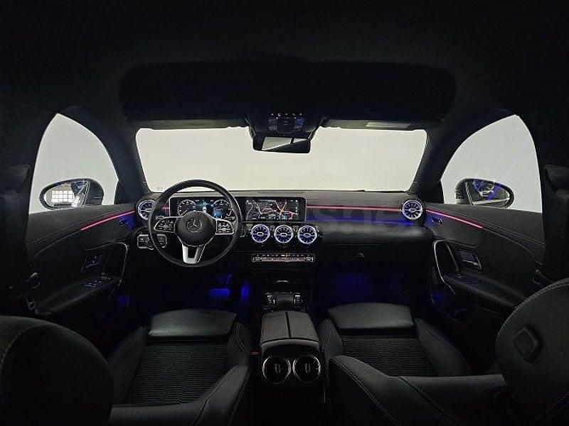 Usado Mercedes CLA200 Shooting Brake 150 CV (110 kW) 2020 Negro Familiar