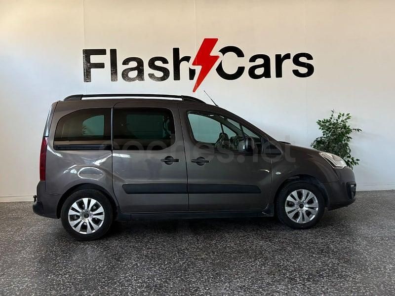Usado Citroën Berlingo XTR 120 CV (88 kW) 2016 Marrón Monovolumen
