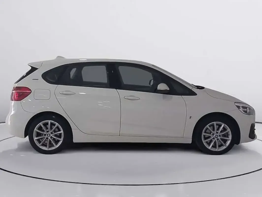 Usado BMW 225 Active Tourer iPerformance 224 CV (164 kW) 2018 Blanco Monovolumen