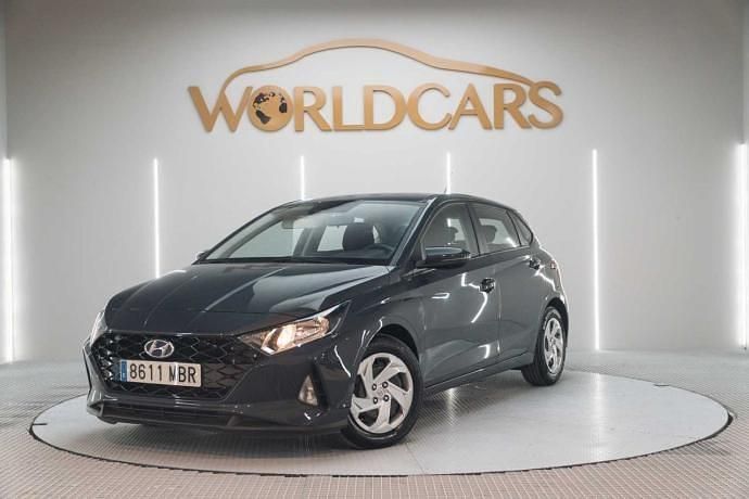 Gris Usado 2022 Hyundai i20 Berlina | 15.995 € (Precio justo) - Imagen 1/4