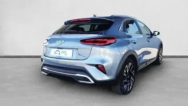 Usado Kia XCeed 120 CV (88 kW) 2023 Gris SUV