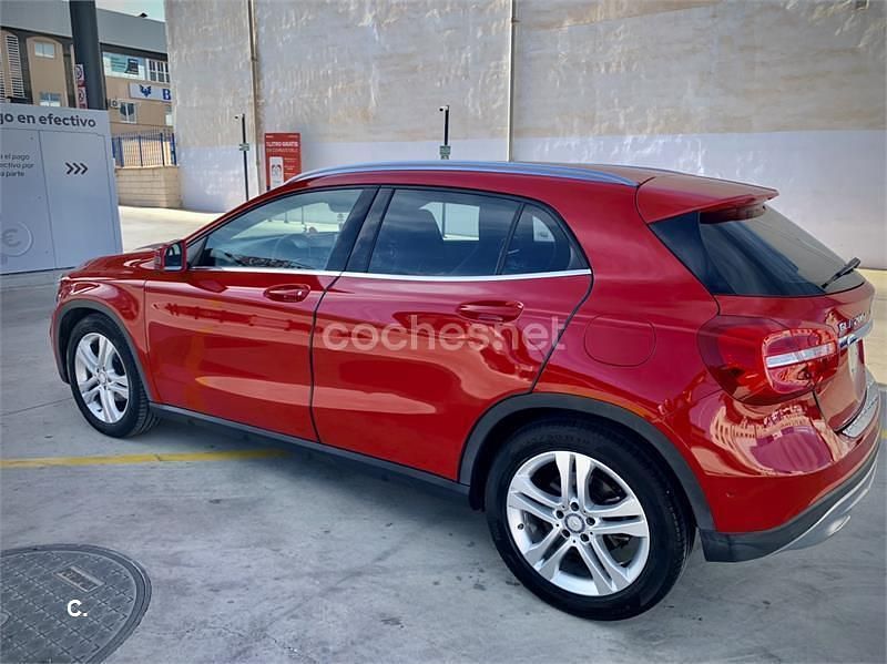 Rojo Usado 2017 Mercedes GLA200 Urban SUV | 19.900 € (Precio justo) - Imagen 1/4