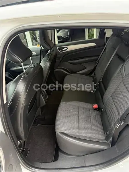 Usado Renault Arkana Zen 145 CV (106 kW) 2021 Blanco SUV