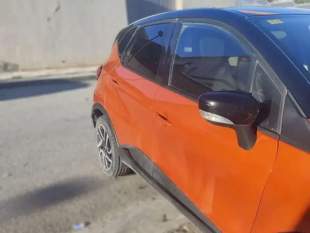 Usado Renault Captur Zen 90 CV (66 kW) 2014 Naranja SUV