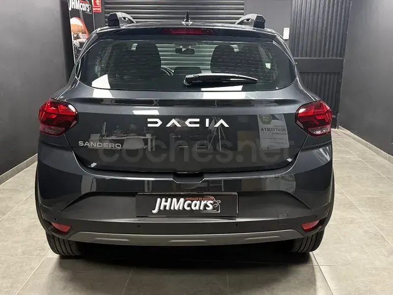 Usado Dacia Sandero Extreme 110 CV (80 kW) 2023 Gris / plata Berlina