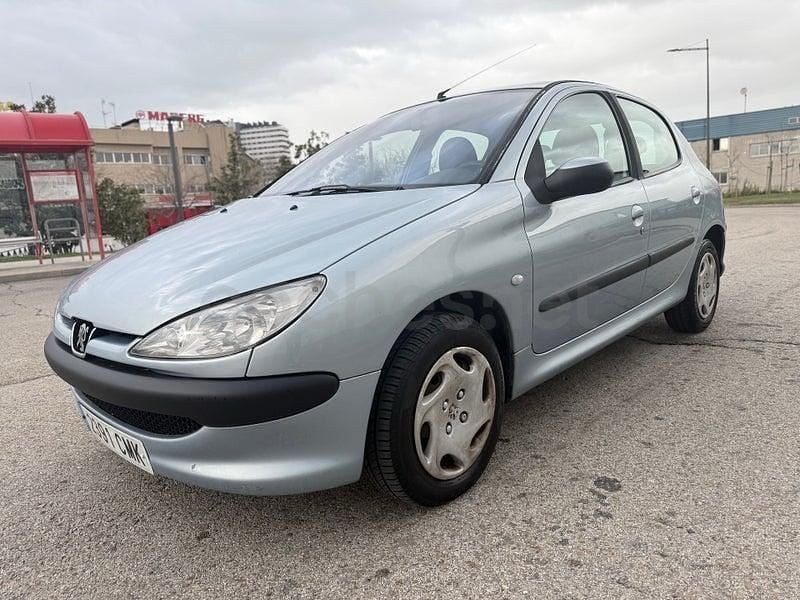 Usado Peugeot 206 70 CV (51 kW) 2003 Azul Berlina