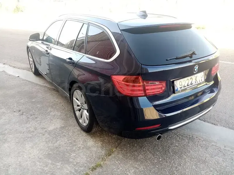Usado BMW 318 150 CV (110 kW) 2016 Azul Familiar