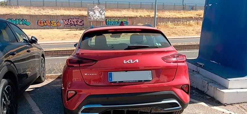 Nuevo Kia XCeed 101 CV (74 kW) 2025 Rojo SUV