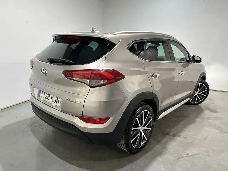 Usado Hyundai Tucson GO! 141 CV (103 kW) 2018 Beige SUV
