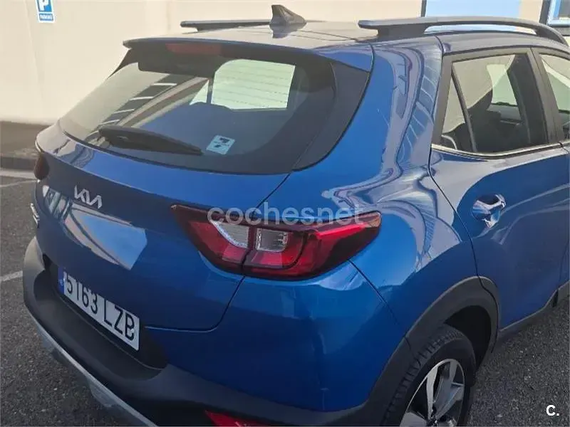Usado Kia Stonic 100 CV (73 kW) 2022 Azul SUV