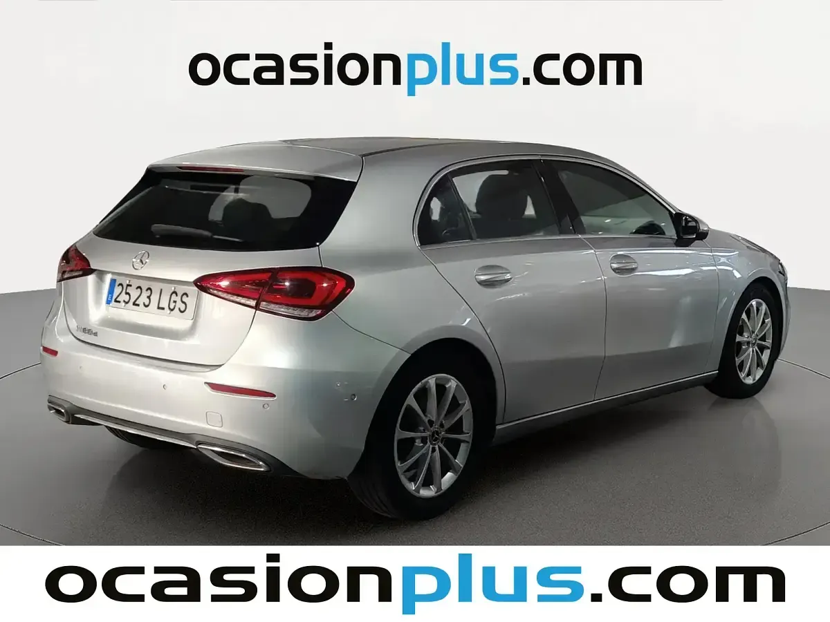 Usado Mercedes A180 116 CV (85 kW) 2020 Gris Berlina