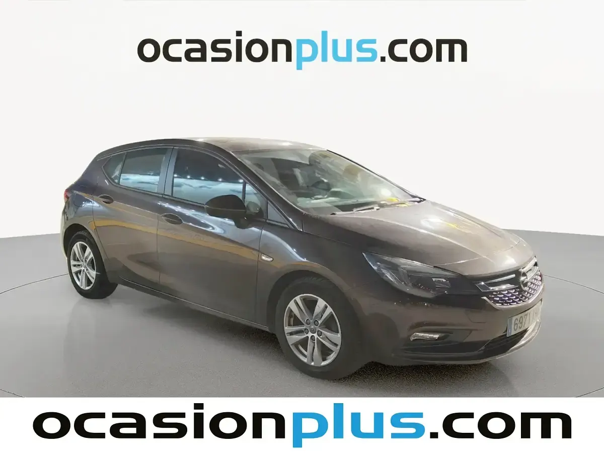 Usado Opel Astra Selective 110 CV (80 kW) 2018 Marrón Berlina