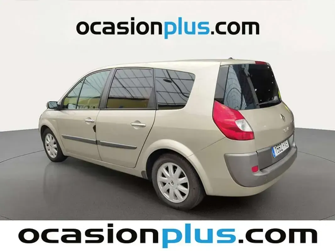 Usado Renault Grand Scénic II Expression 131 CV (96 kW) 2007 Beige Monovolumen