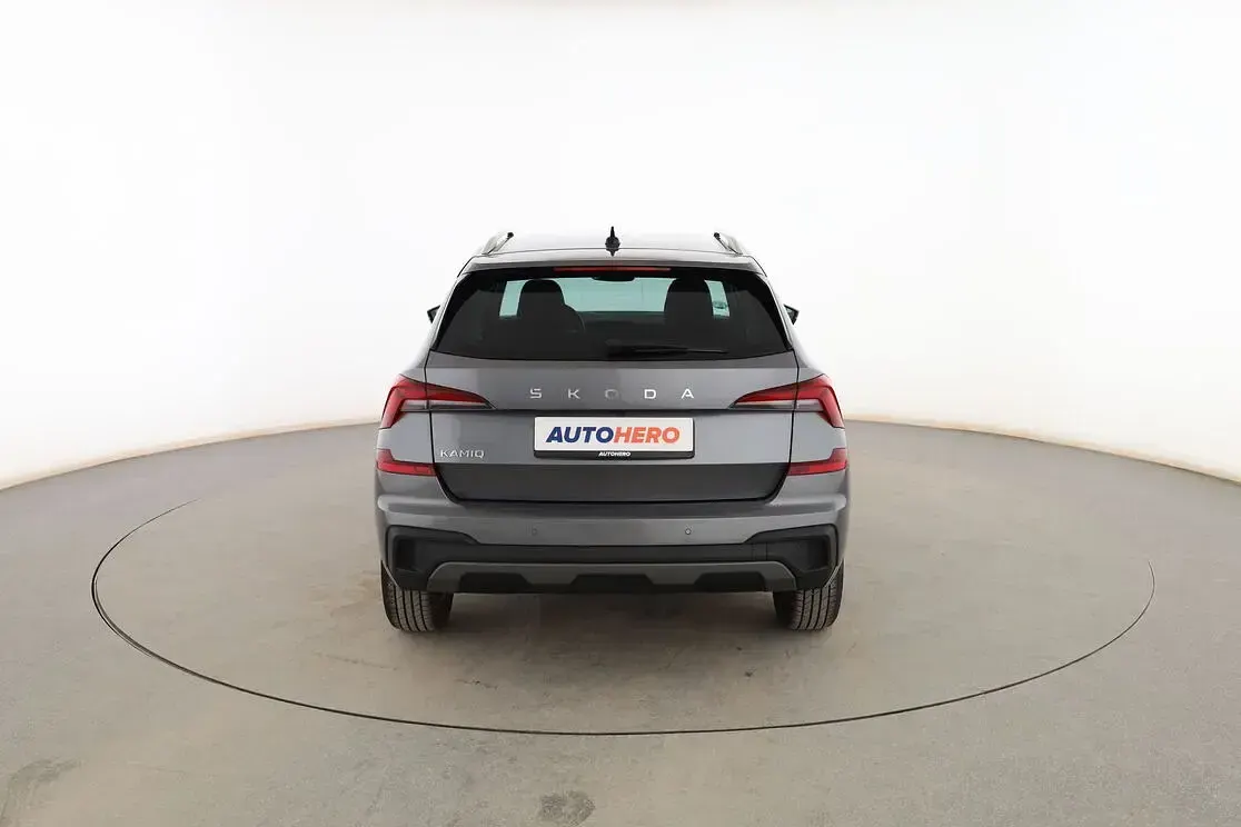 Usado Skoda Kamiq Selection 116 CV (85 kW) 2025 Gris SUV