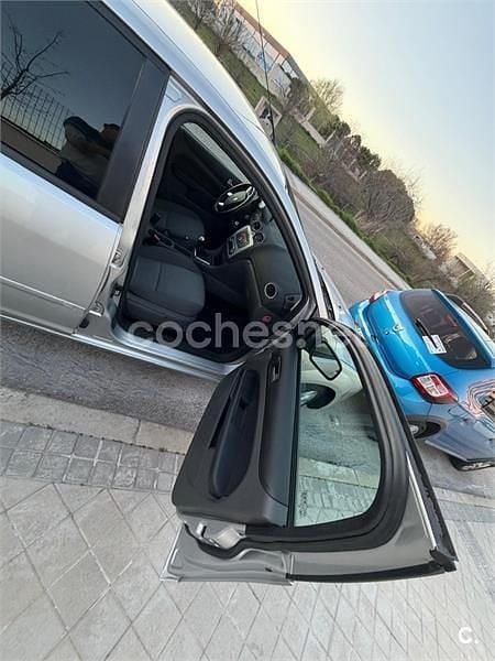 Usado Ford Focus Titanium 115 CV (84 kW) 2008 Gris / plata Berlina