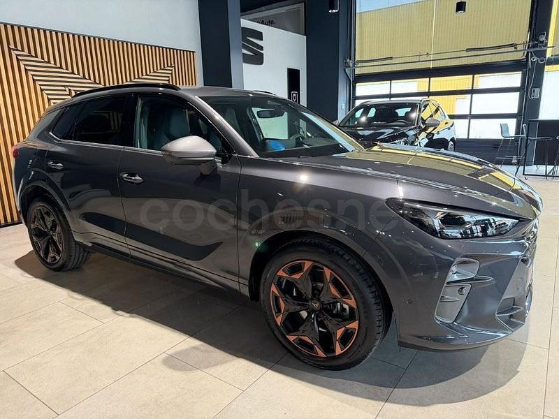 Usado Cupra Terramar 204 CV (150 kW) 2025 Gris / plata SUV