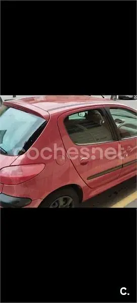Usado Peugeot 206 75 CV (55 kW) 2003 Rojo Berlina