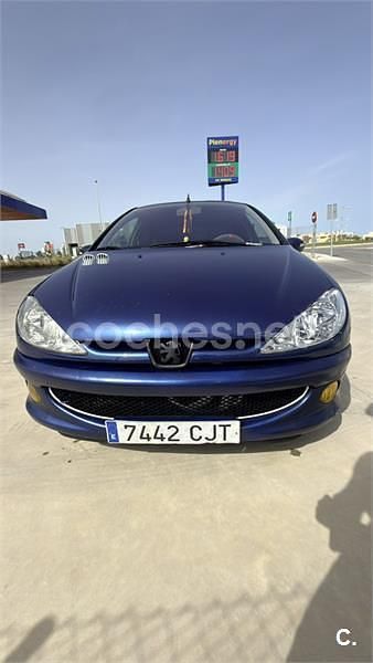 Usado Peugeot 206 75 CV (55 kW) 2003 Azul Berlina