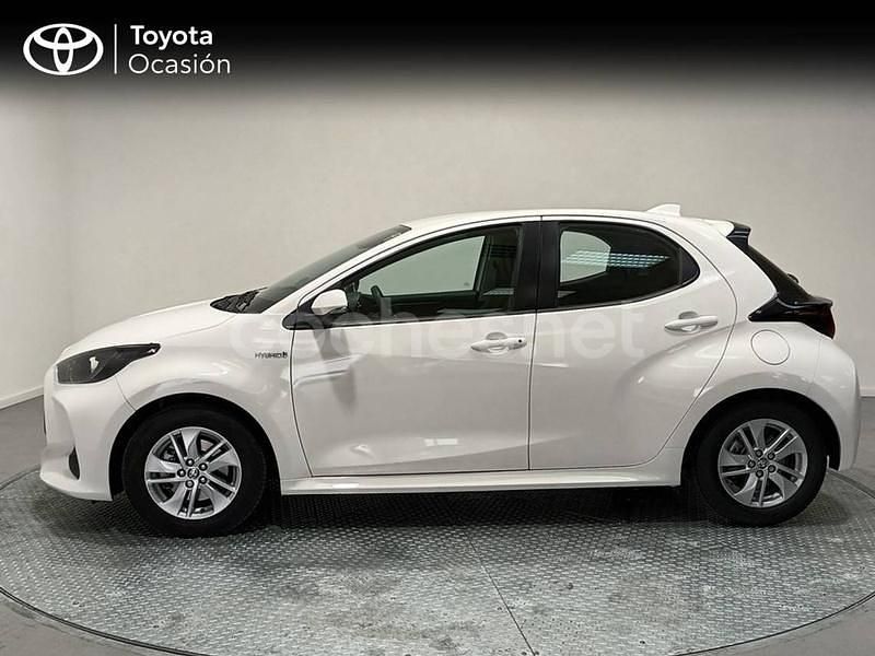 Usado Toyota Yaris Hybrid Business Edition 116 CV (85 kW) 2021 Blanco Berlina