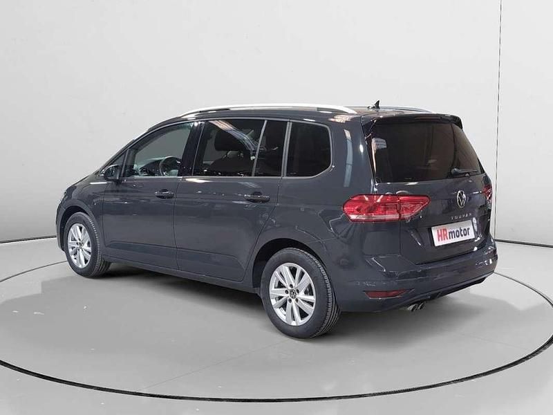 Usado VW Touran LOUNGE 151 CV (111 kW) 2023 Gris Monovolumen