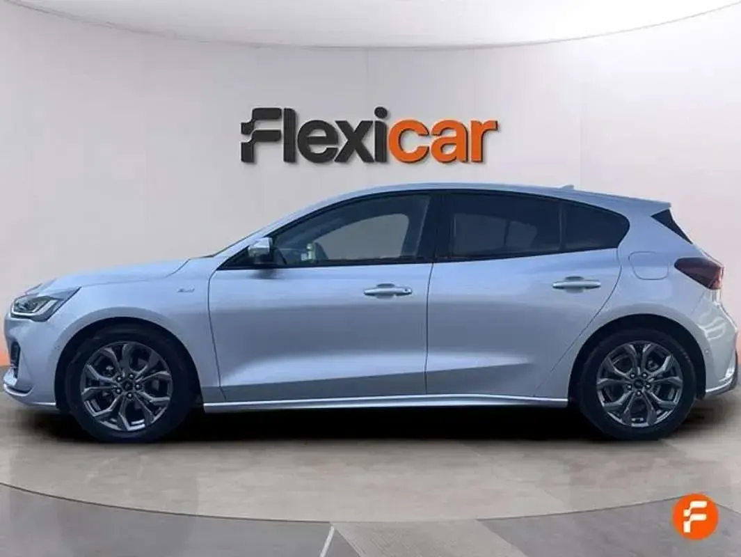 Usado Ford Focus ST-Line 155 CV (114 kW) 2024 Gris Berlina