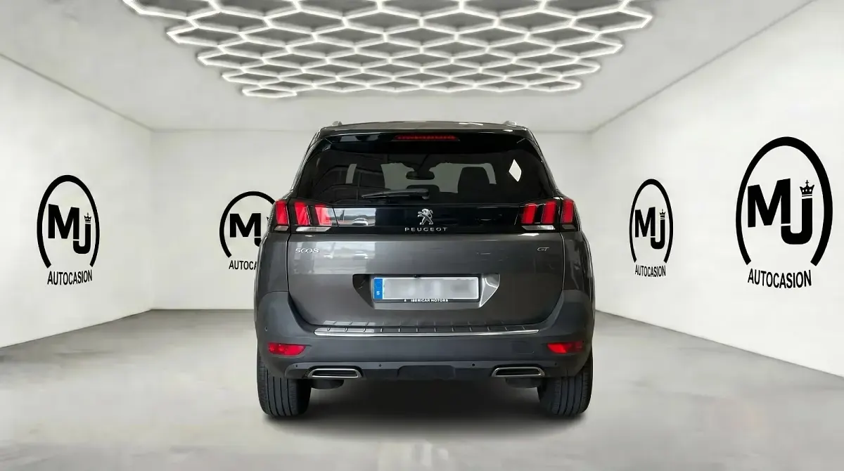 Usado Peugeot 5008 GT 180 CV (132 kW) 2018 Gris SUV