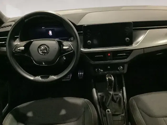 Usado Skoda Kamiq 110 CV (80 kW) 2022 Azul SUV