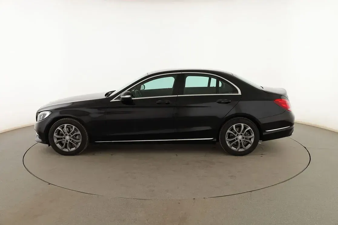 Usado Mercedes C220 Avantgarde 170 CV (125 kW) 2014 Negro Berlina