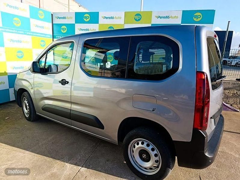 Usado Opel Combo Edition 100 CV (73 kW) 2025 Blanco Monovolumen