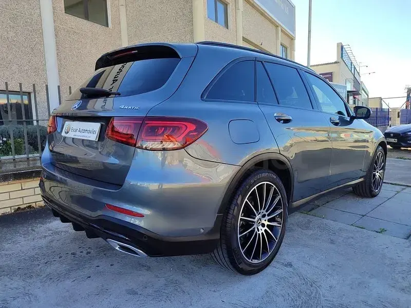 Usado Mercedes GLC220 194 CV (142 kW) 2021 Gris / plata SUV