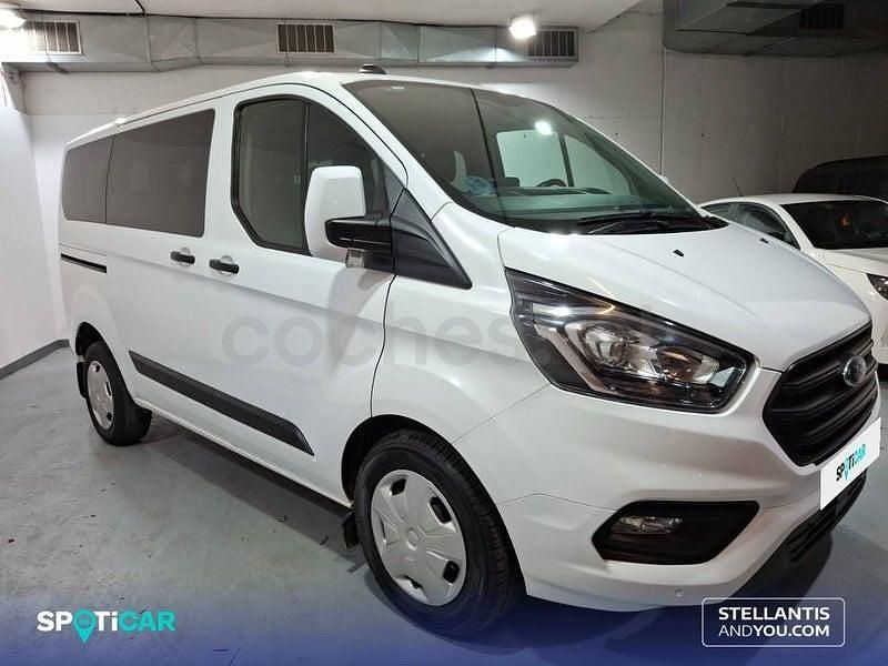 Usado Ford Tourneo Trend 136 CV (100 kW) 2023 Blanco Monovolumen