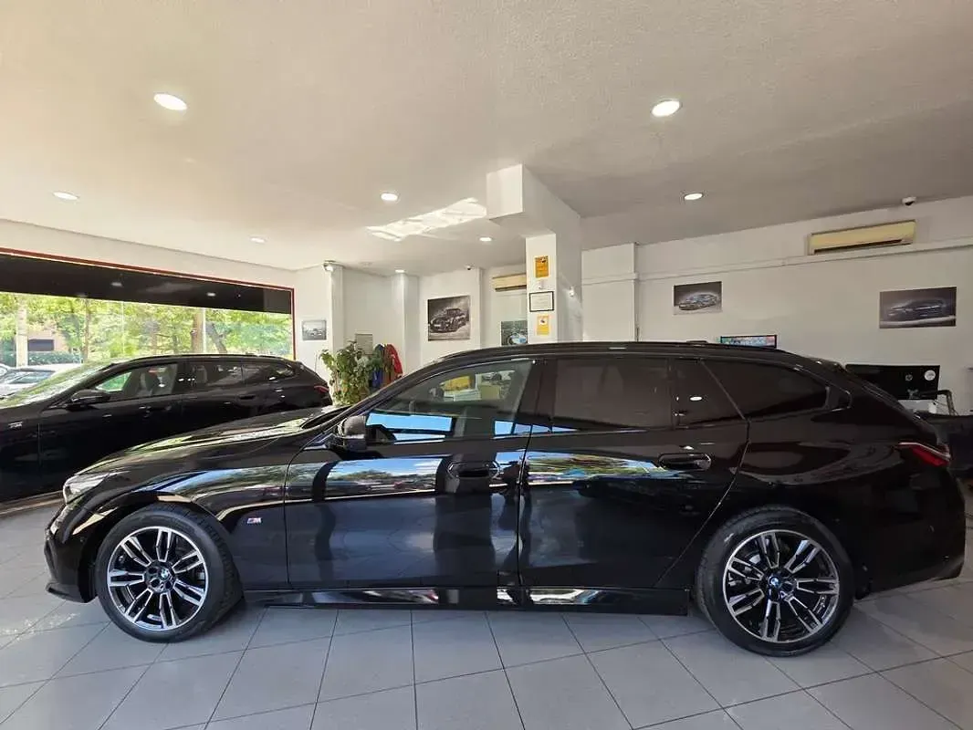 Usado BMW 520 Comfort Edition 197 CV (144 kW) 2025 Negro Familiar