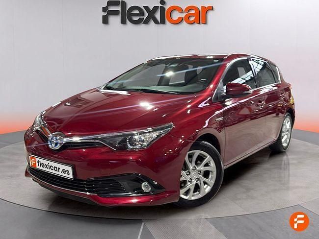 Usado Toyota Auris Hybrid Active 136 CV (100 kW) 2017 Rojo