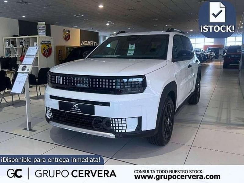 Rojo Nuevo 2025 Fiat Grande Panda Icon Utilitario | 20.990 € (Un poco caro) - Imagen 1/3