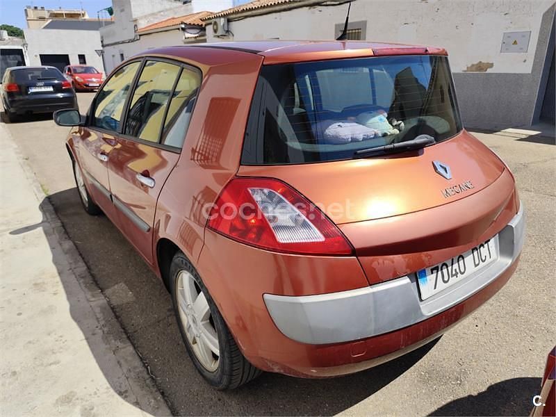 Granate Usado 2004 Renault Mégane II Dynamique Berlina | 1900 € (Buen precio) - Imagen 1/4