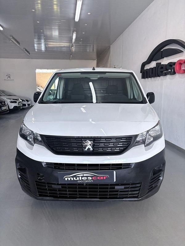 Usado Peugeot Partner 100 CV (73 kW) 2021 Blanco Monovolumen